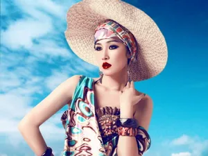 美女模特夏日沙滩壁纸_3