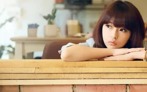 青春活力型美女壁纸_19