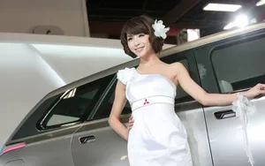 美女车模_18