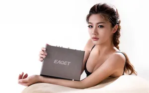 美女代言宽屏壁纸