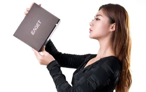 美女代言宽屏壁纸_6