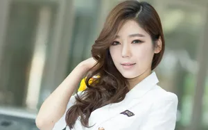 韩国美女车模与古董车壁纸_18