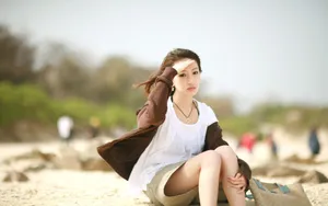 名车与美女模特宽屏壁纸_3