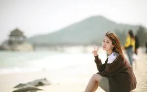 名车与美女模特宽屏壁纸_5