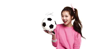 韩国美女明星崔雪莉图片壁纸