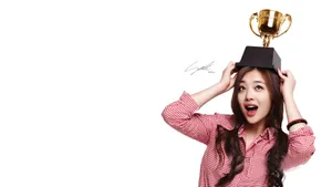 韩国美女明星崔雪莉图片壁纸_7