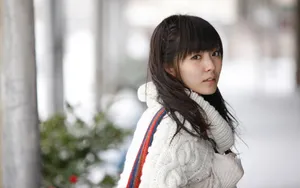 雪中少女铃木爱理清纯图片壁纸