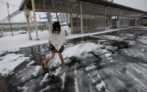 雪中少女铃木爱理清纯图片壁纸_10