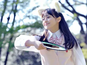 清纯闺蜜美女户外踏青桌面壁纸_13