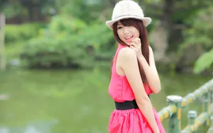 可爱小萝莉美女外拍壁纸_10