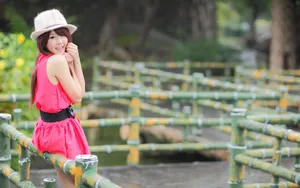 可爱小萝莉美女外拍壁纸_13