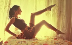 美女朦胧美感桌面壁纸_3