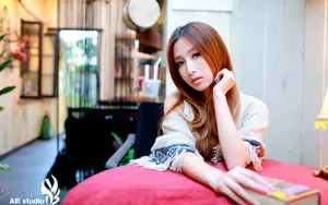 浓郁咖啡般的美女_3