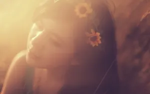 鲜花般青春少女桌面壁纸_2