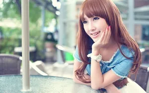 鲜花般青春少女桌面壁纸_3