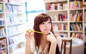 清纯漂亮唯美的图书馆美女_3
