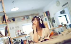清纯漂亮唯美的图书馆美女_5