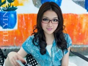大眼美丽女孩壁纸_8