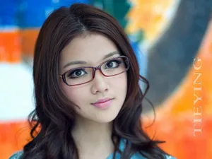 大眼美丽女孩壁纸_13