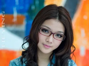 大眼美丽女孩壁纸_16