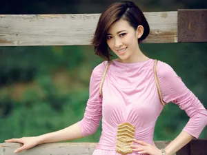 张溪芸气质美女壁纸