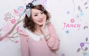 公主般的美丽女孩-黄诗思