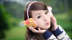 青春靓丽黄诗思壁纸