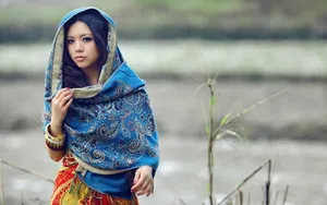 美女露露风情壁纸