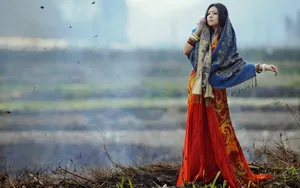 美女露露风情壁纸_3
