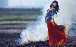 美女露露风情壁纸_4