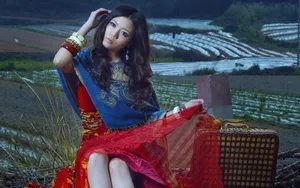 美女露露风情壁纸_12