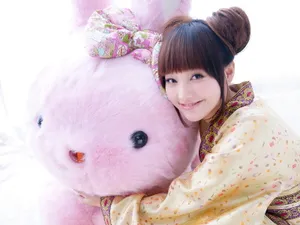 金莎《兔女郎》兔年壁纸_8