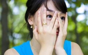 可爱少女表情桌面壁纸_17