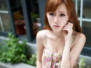 楚楚动人的养眼美女图片_5