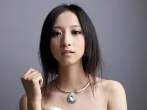 王若涵婚纱壁纸_8