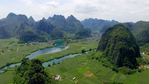 重庆喀斯特地貌优美风景图片_9