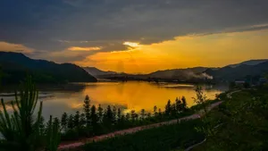 黄昏的田园风景壁纸_4