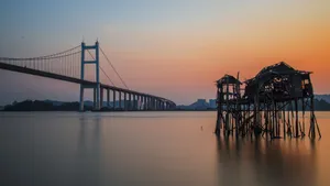 傍晚夕阳下的虎门大桥_3