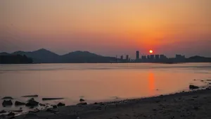 傍晚夕阳下的虎门大桥_5
