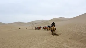 甘肃敦煌月牙泉图片_5