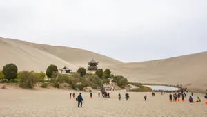甘肃敦煌月牙泉图片_7