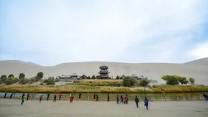 甘肃敦煌月牙泉图片_8