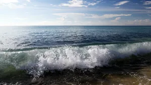 波涛汹涌的海浪图片_2