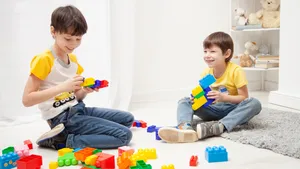 孩子拼积木玩具图片_3