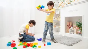 孩子拼积木玩具图片_4