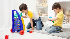 孩子拼积木玩具图片_7