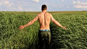 健壮的肌肉男人图片_3