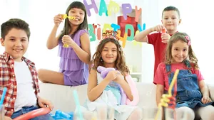 儿童小学生生日聚会图片