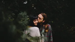 男女亲嘴接吻图片_10