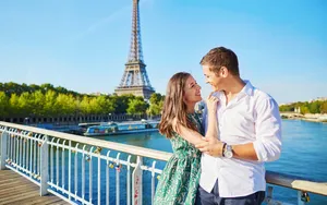 情侣夫妻海边度假旅行图片_9